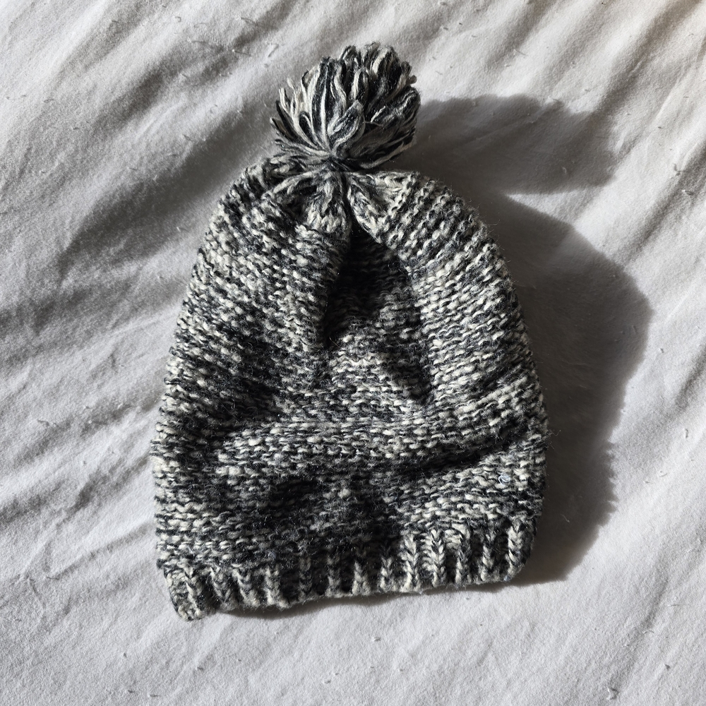 Gray Knit Pom-Pom Beanie